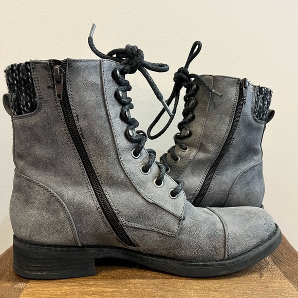 ALDO Women's Retro Suede Lace Up Combat Boots- Size 9 - Picture 6 of 7